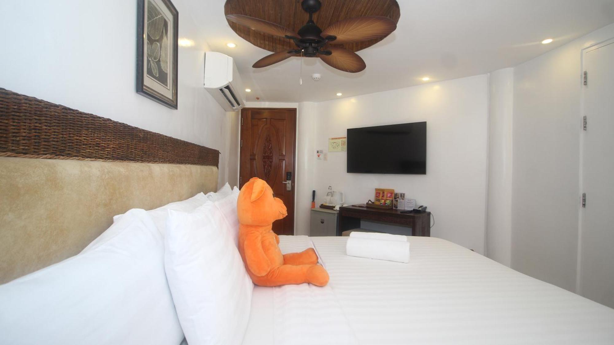 Ambassador In Paradise Balabag  Exterior foto Deluxe Room